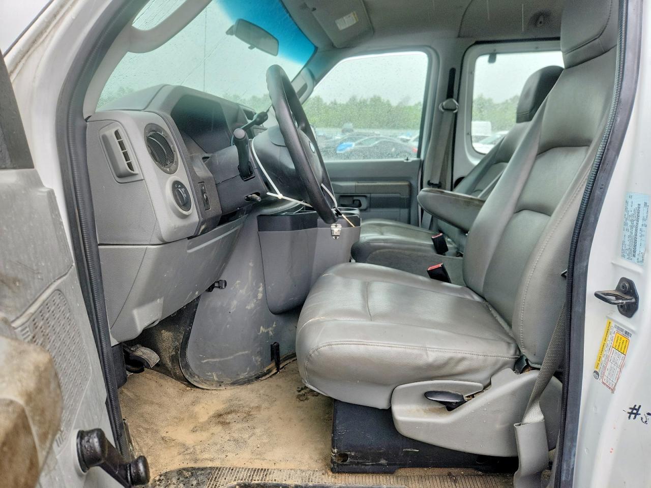 Ford Econoline E350 Super Duty Wagon