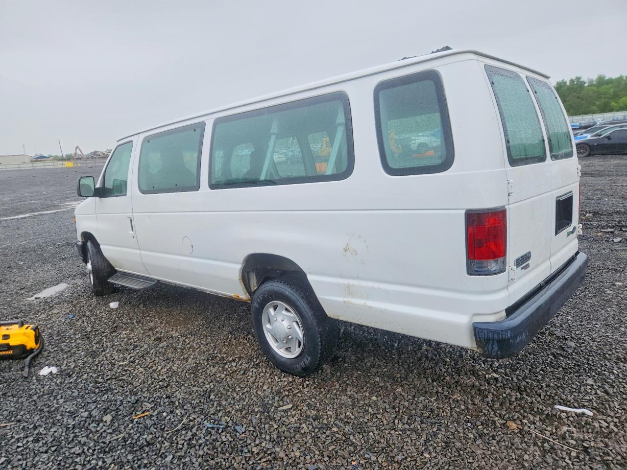 Ford Econoline E350 Super Duty Wagon