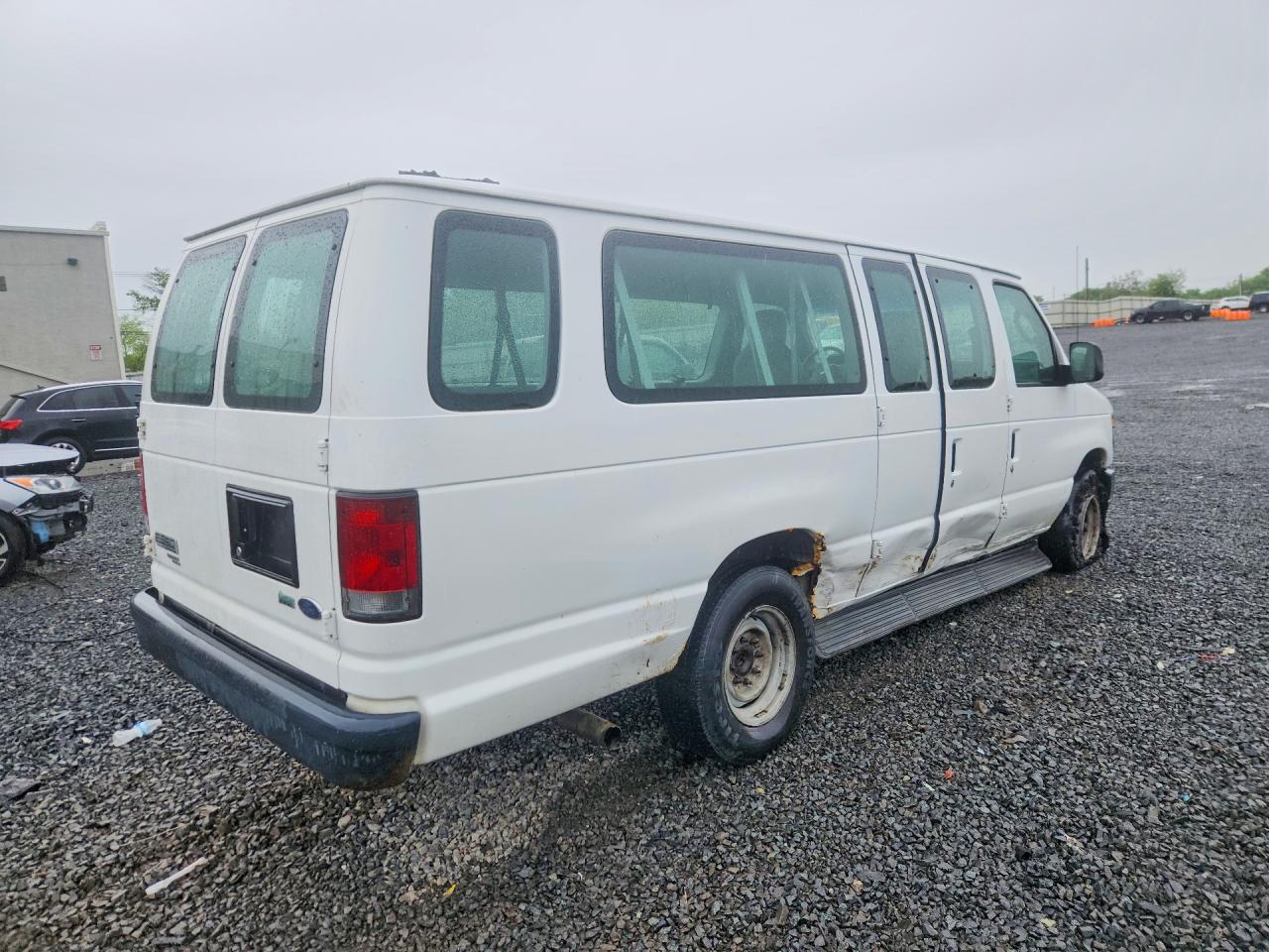 Ford Econoline E350 Super Duty Wagon