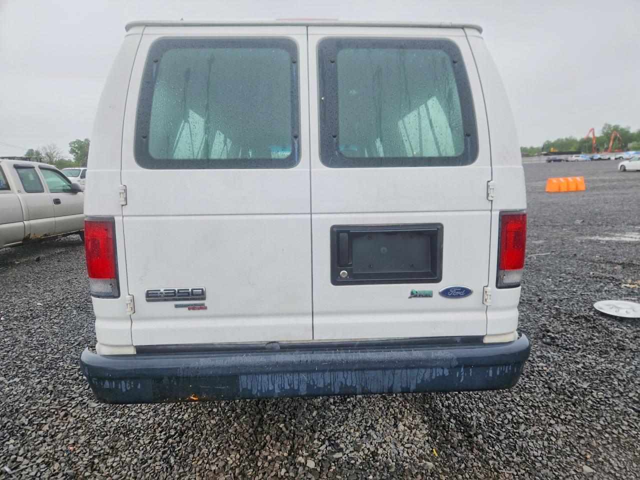 Ford Econoline E350 Super Duty Wagon