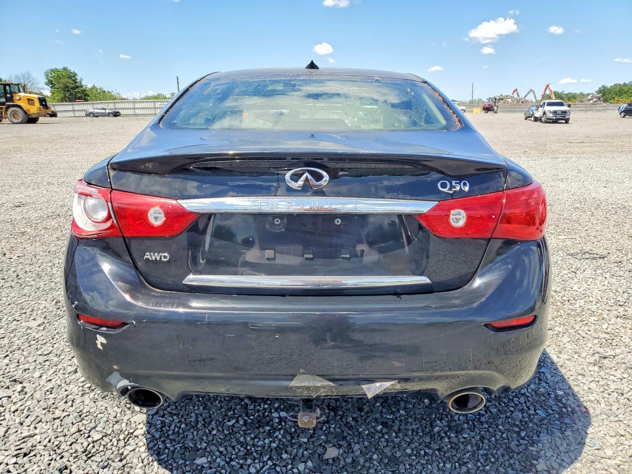INFINITI Q50 Premium