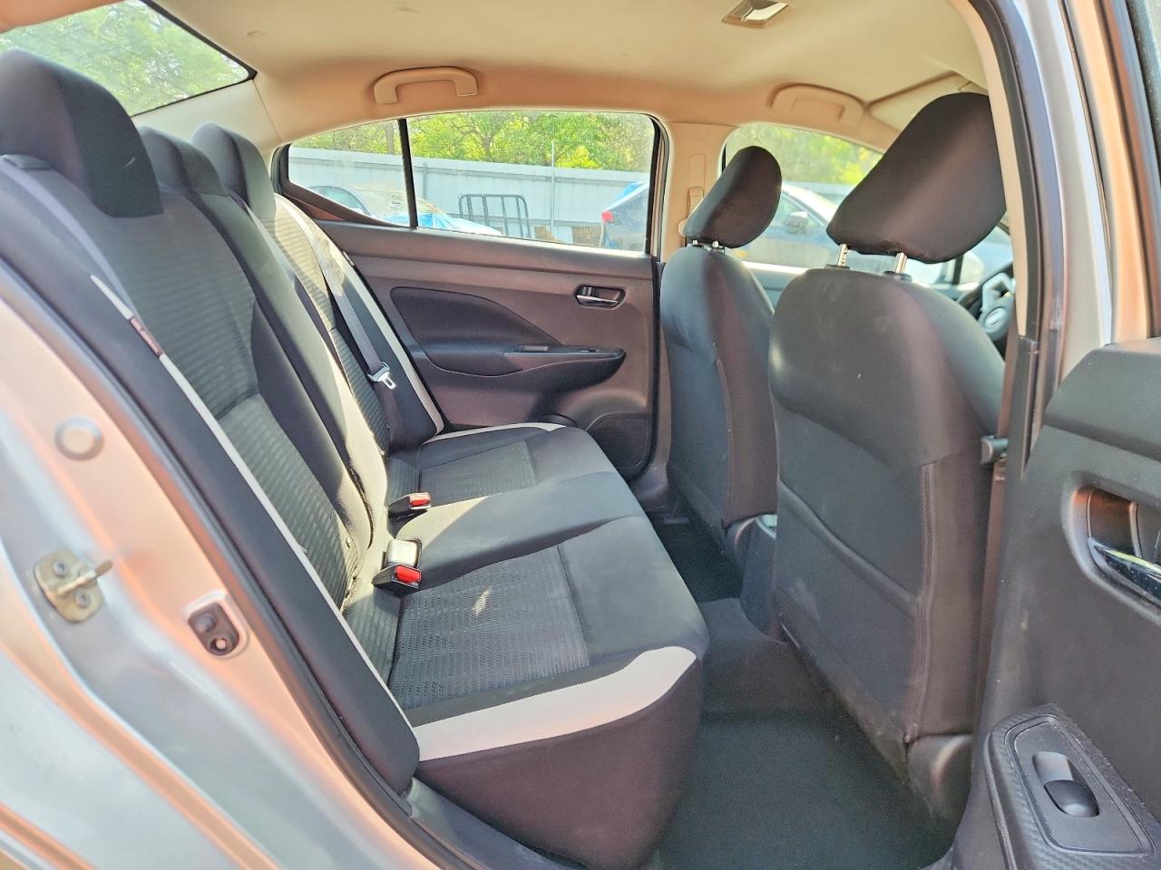 Nissan Versa Sv