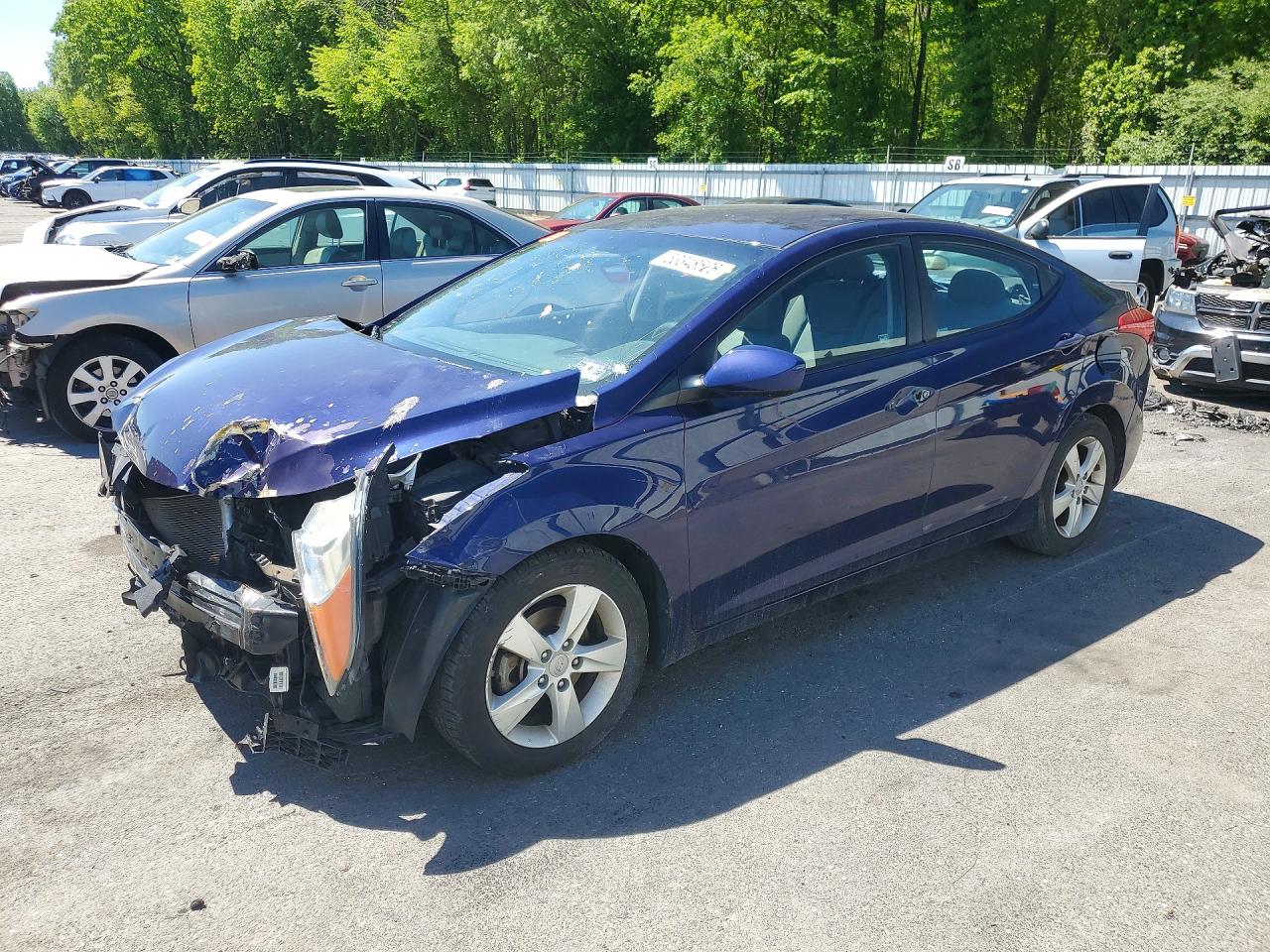 Salvage Hyundai ELANTRA Image