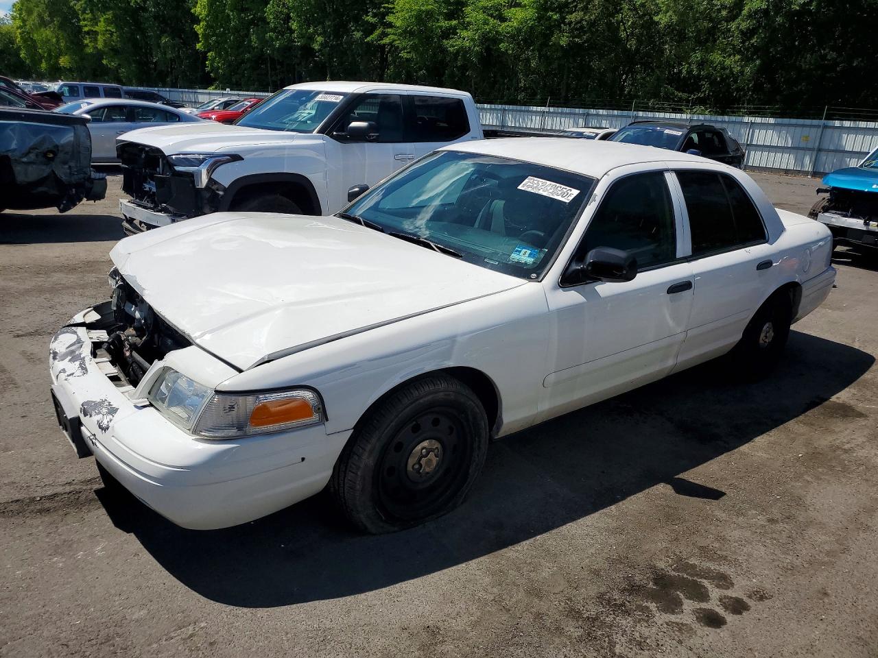 Salvage Ford Crown Vic Image