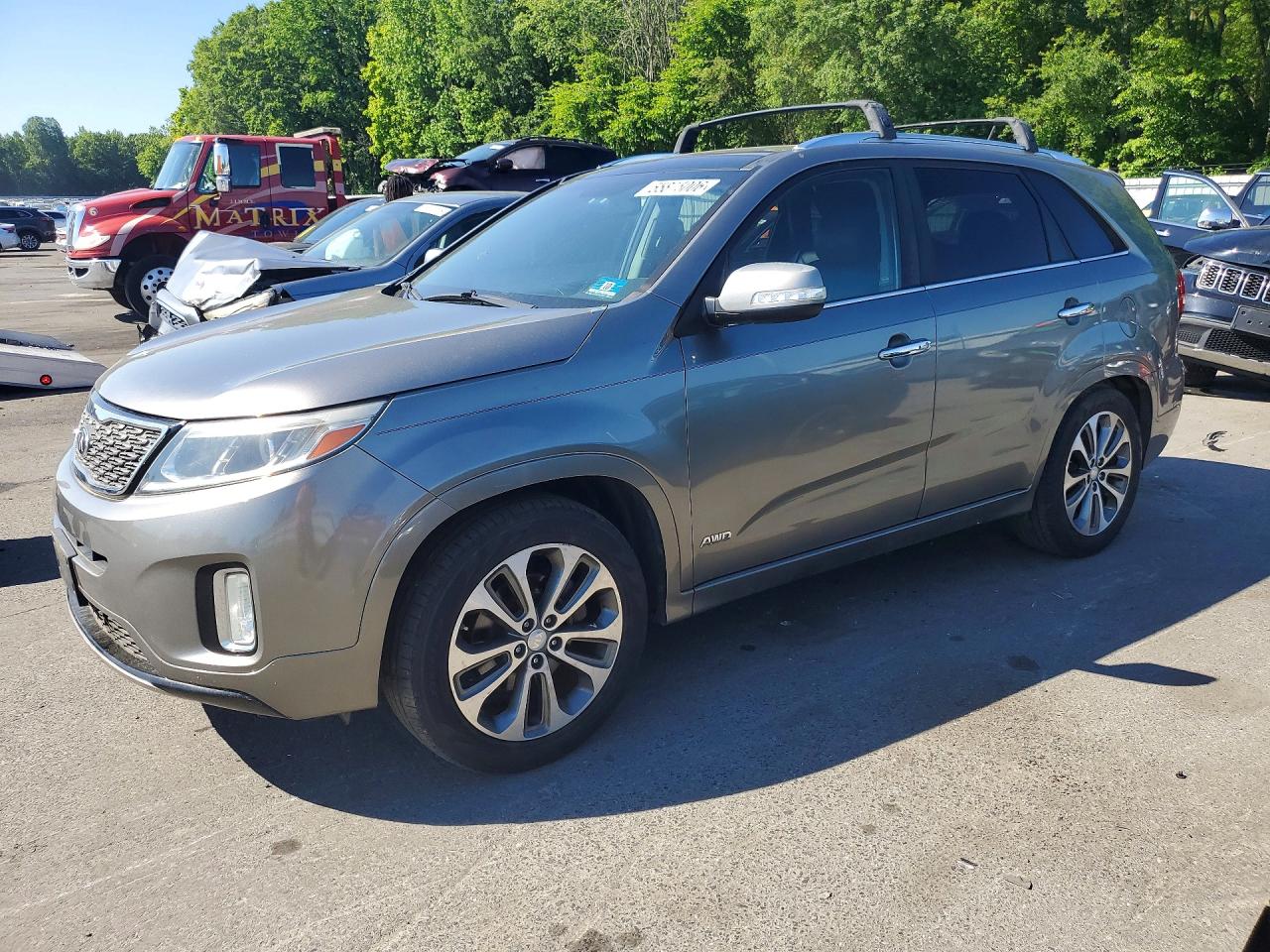 Salvage Kia Sorento Image