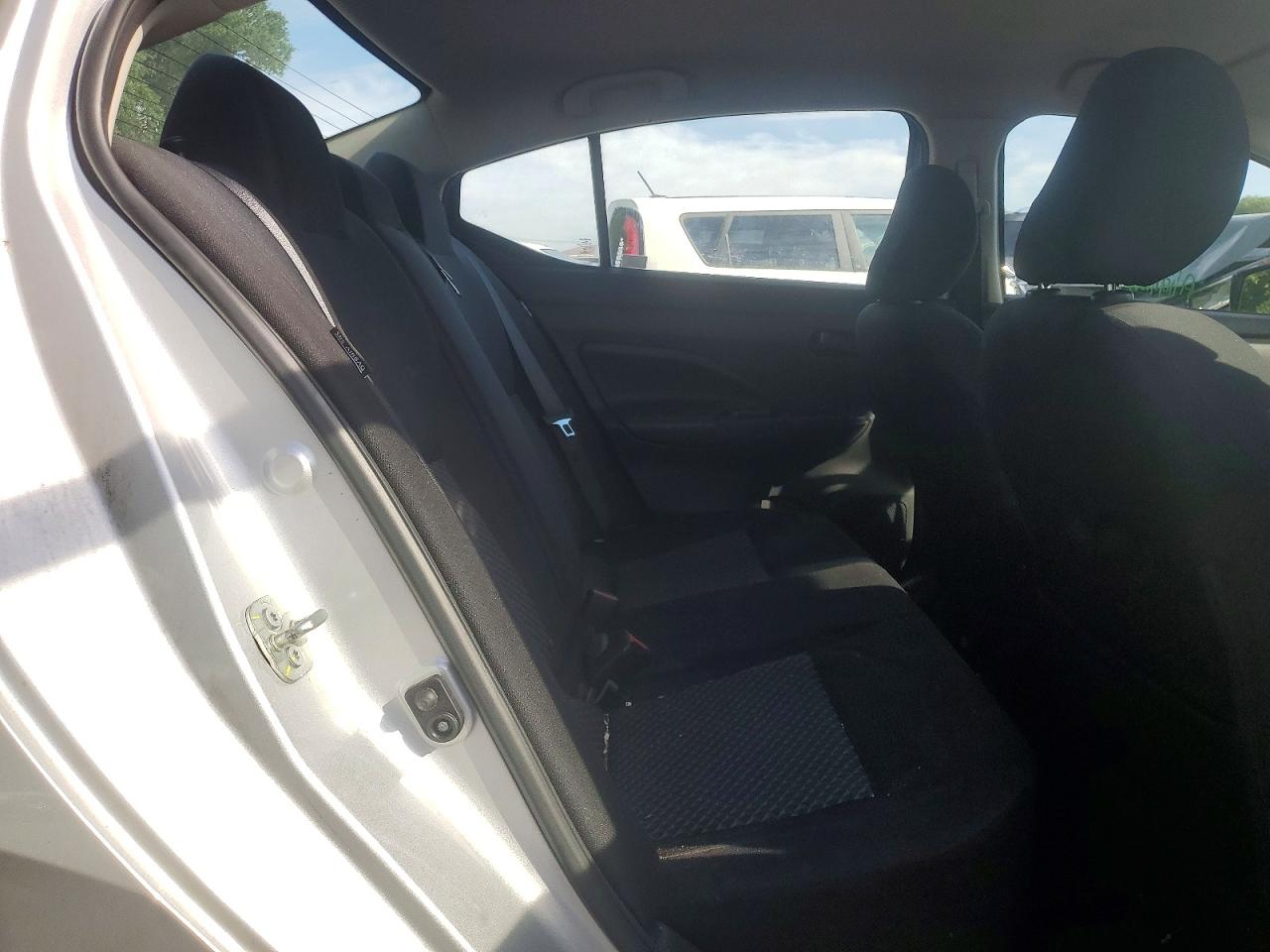 Nissan Versa S