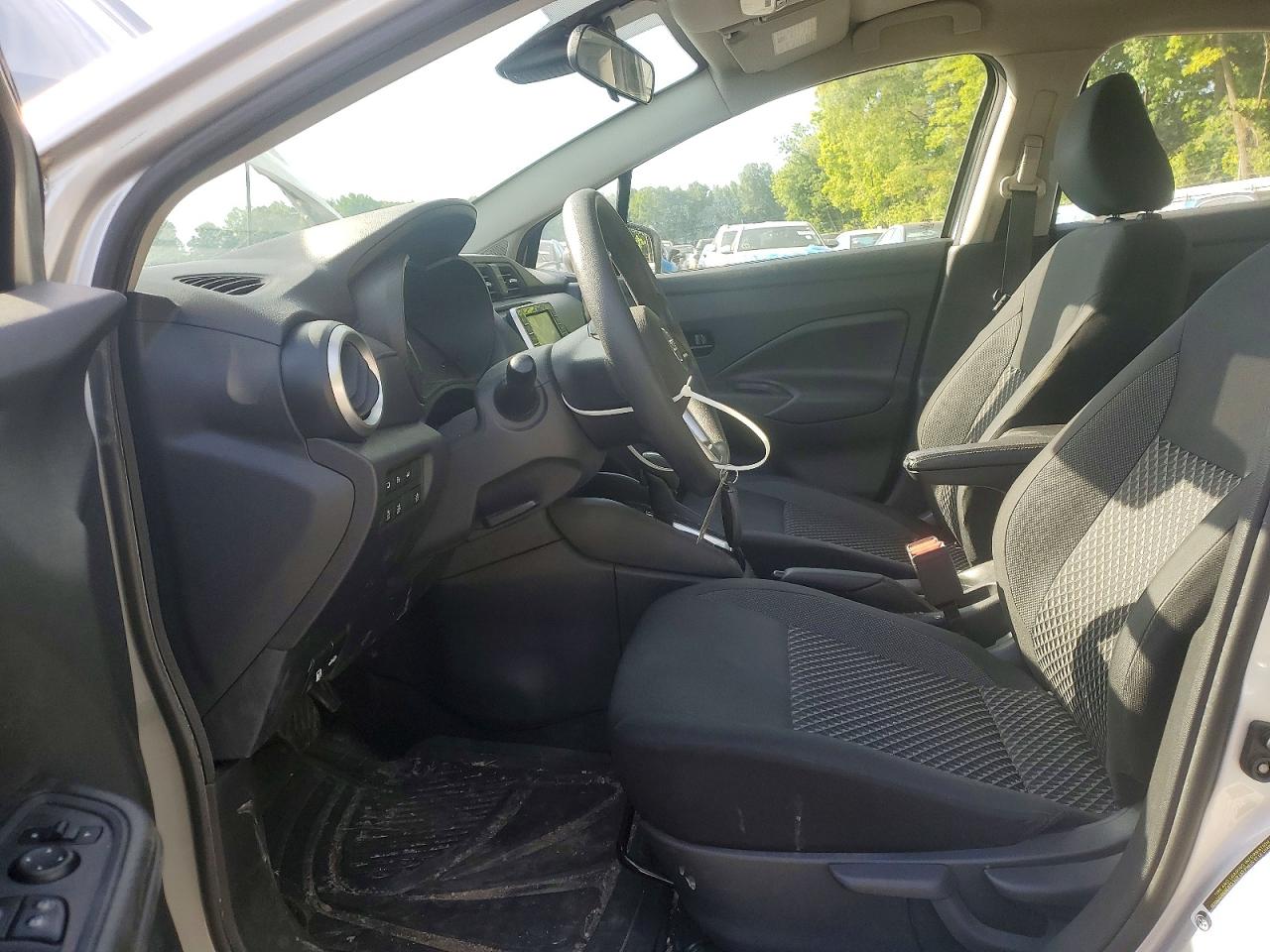Nissan Versa S