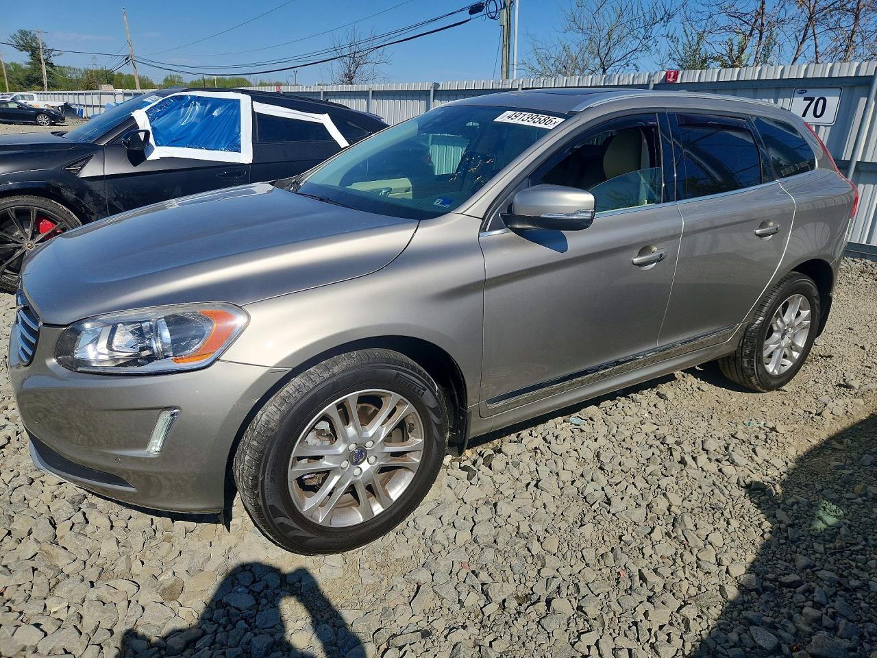 Salvage Volvo XC60 Image