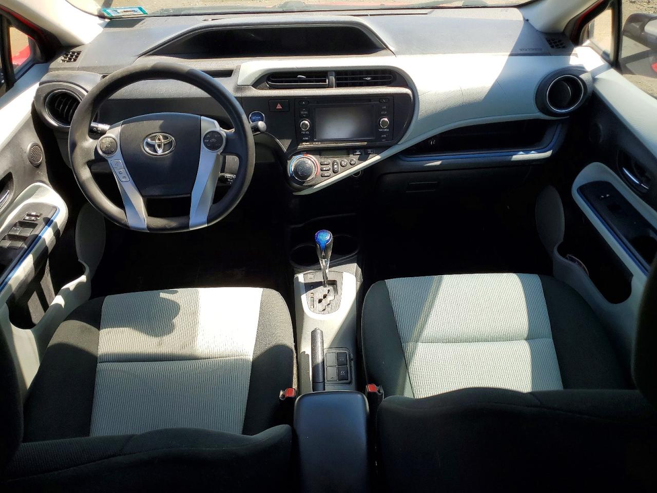 Toyota Prius c Three