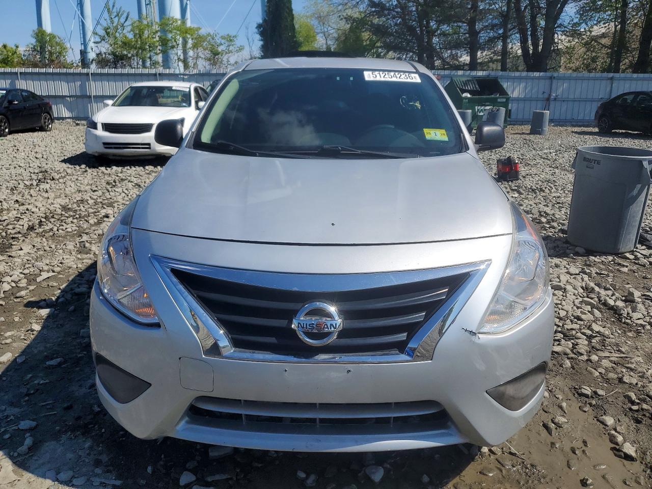 Nissan Versa 1.6 S