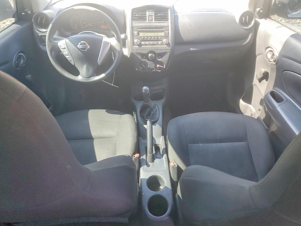 Nissan Versa 1.6 S