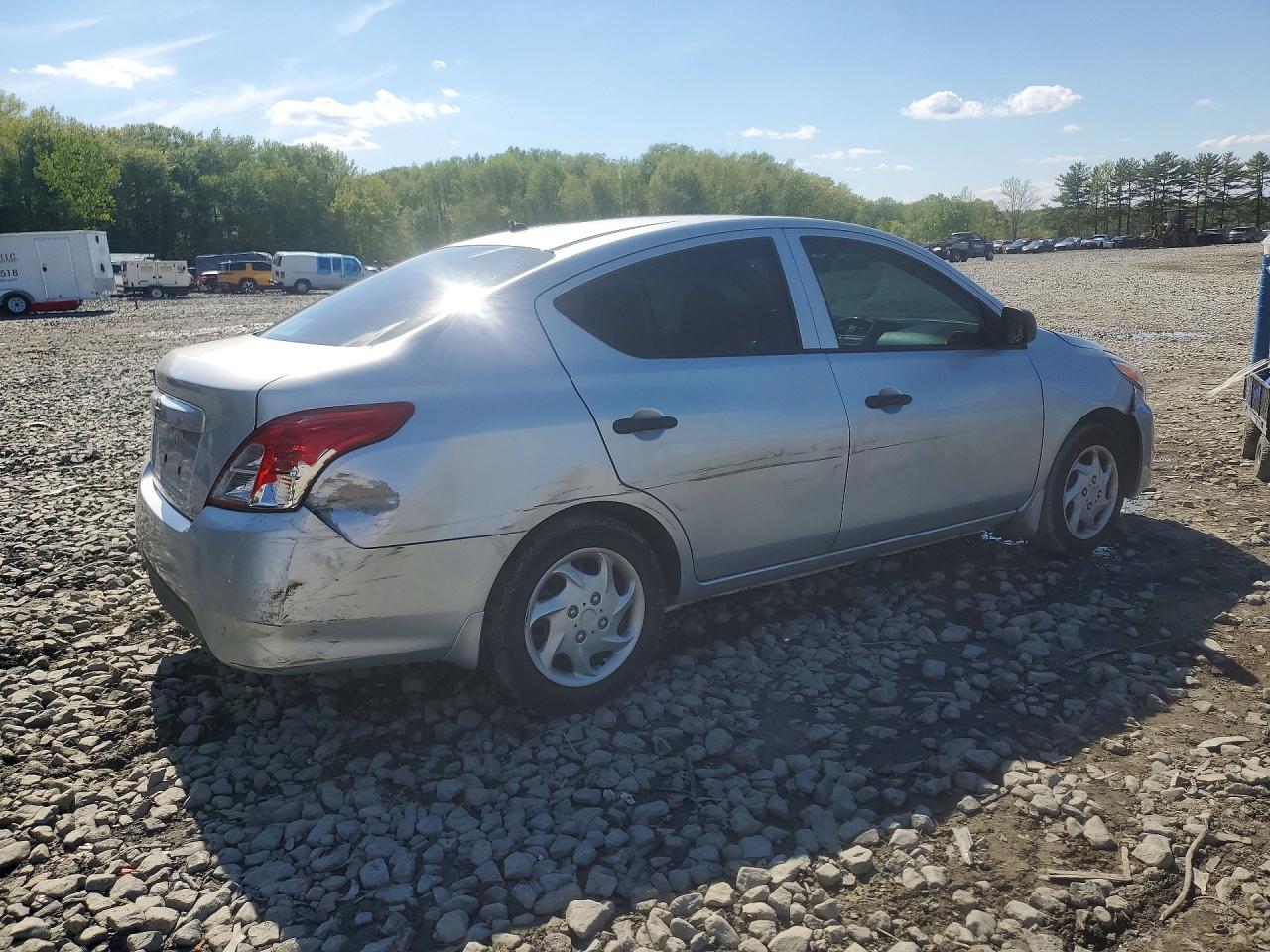 Nissan Versa 1.6 S