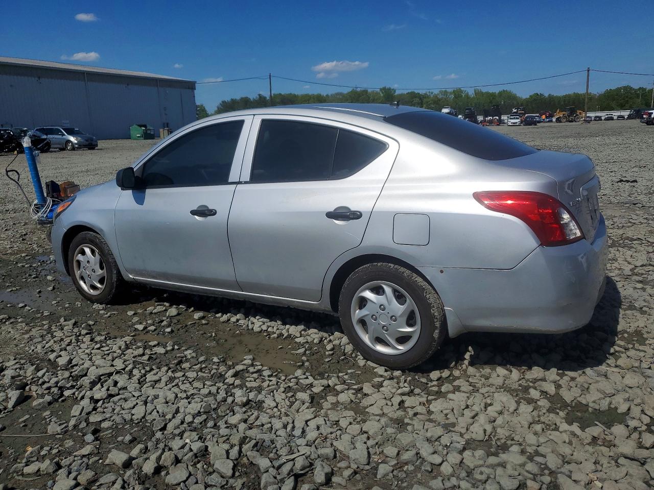 Nissan Versa 1.6 S