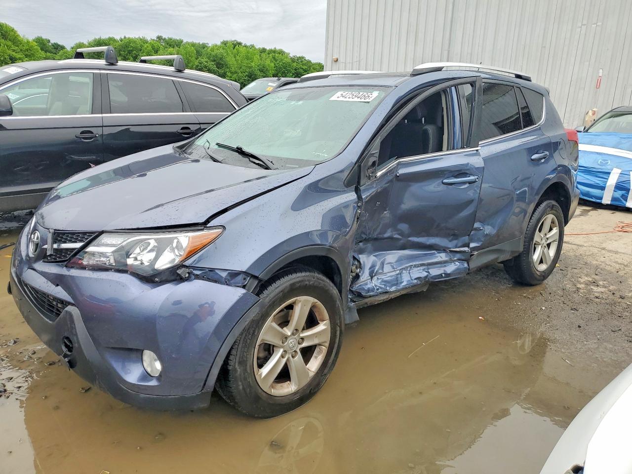 Salvage Toyota RAV4 Image