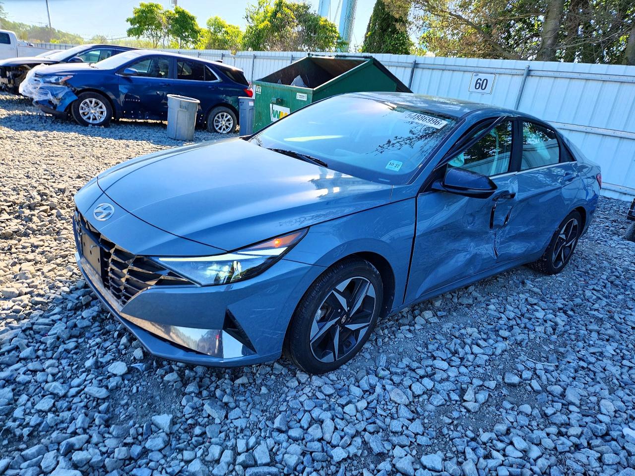 Salvage Hyundai ELANTRA Image