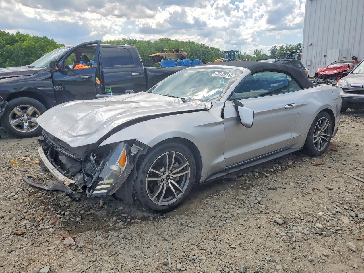 Salvage Ford Mustang Image