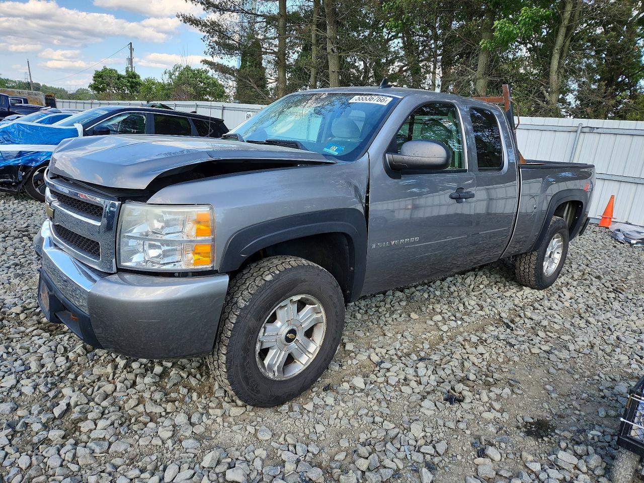 Salvage Chevrolet Silverado Image