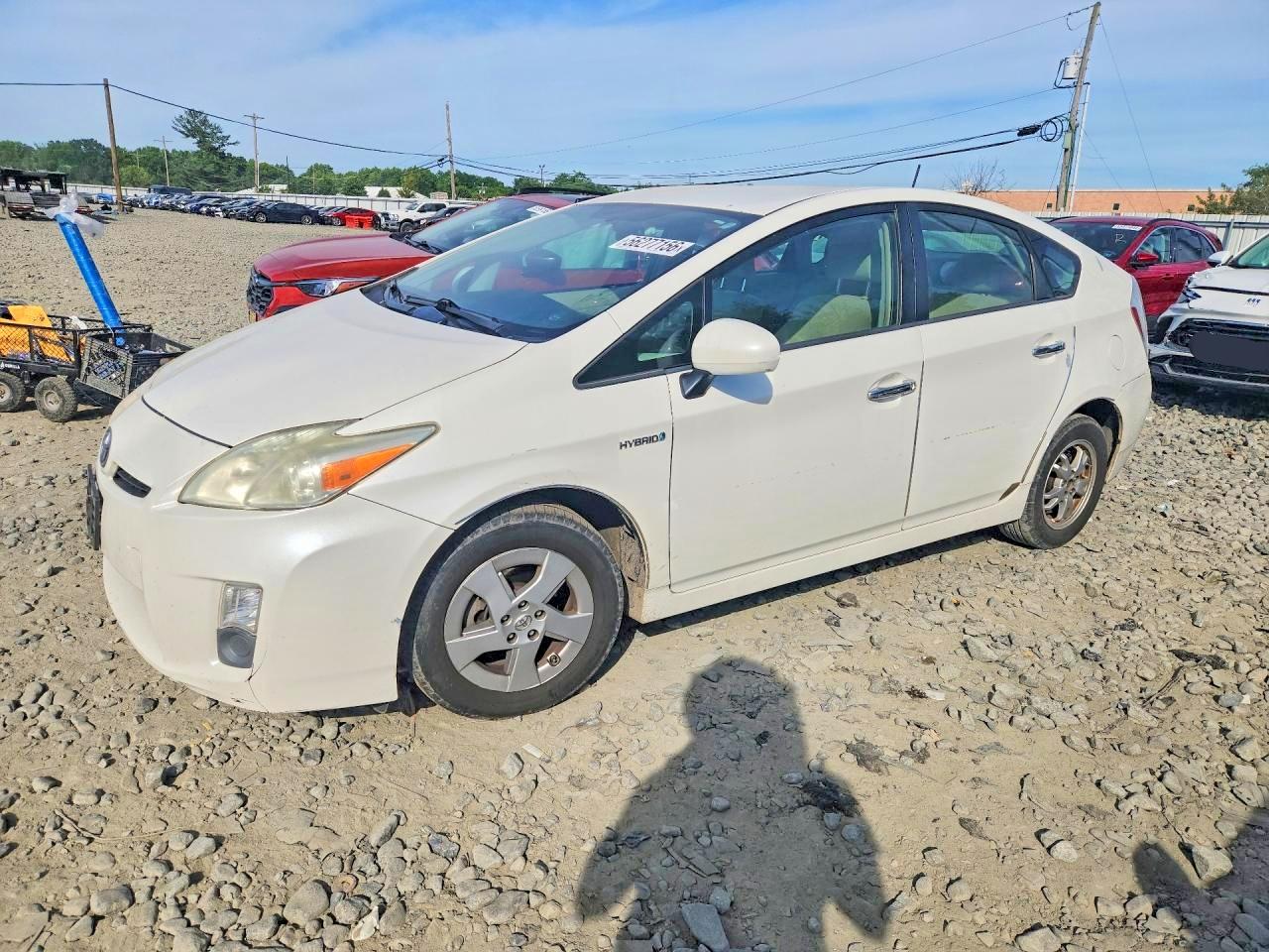 Salvage Toyota Prius Image