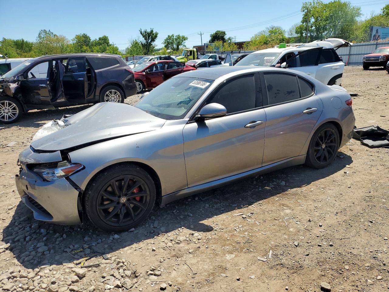 Salvage Alfa Romeo Giulia Image