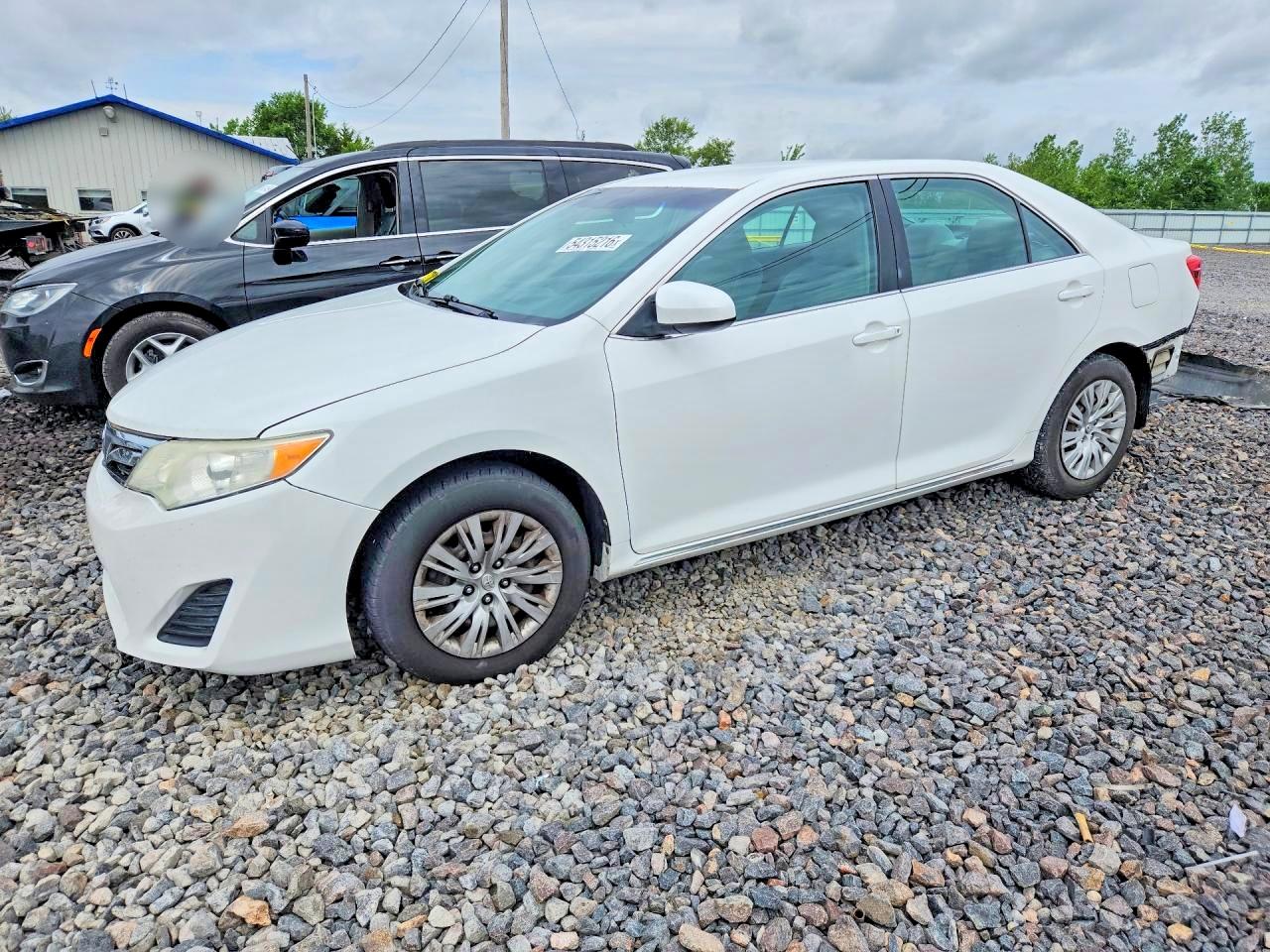 Salvage Toyota Camry Image