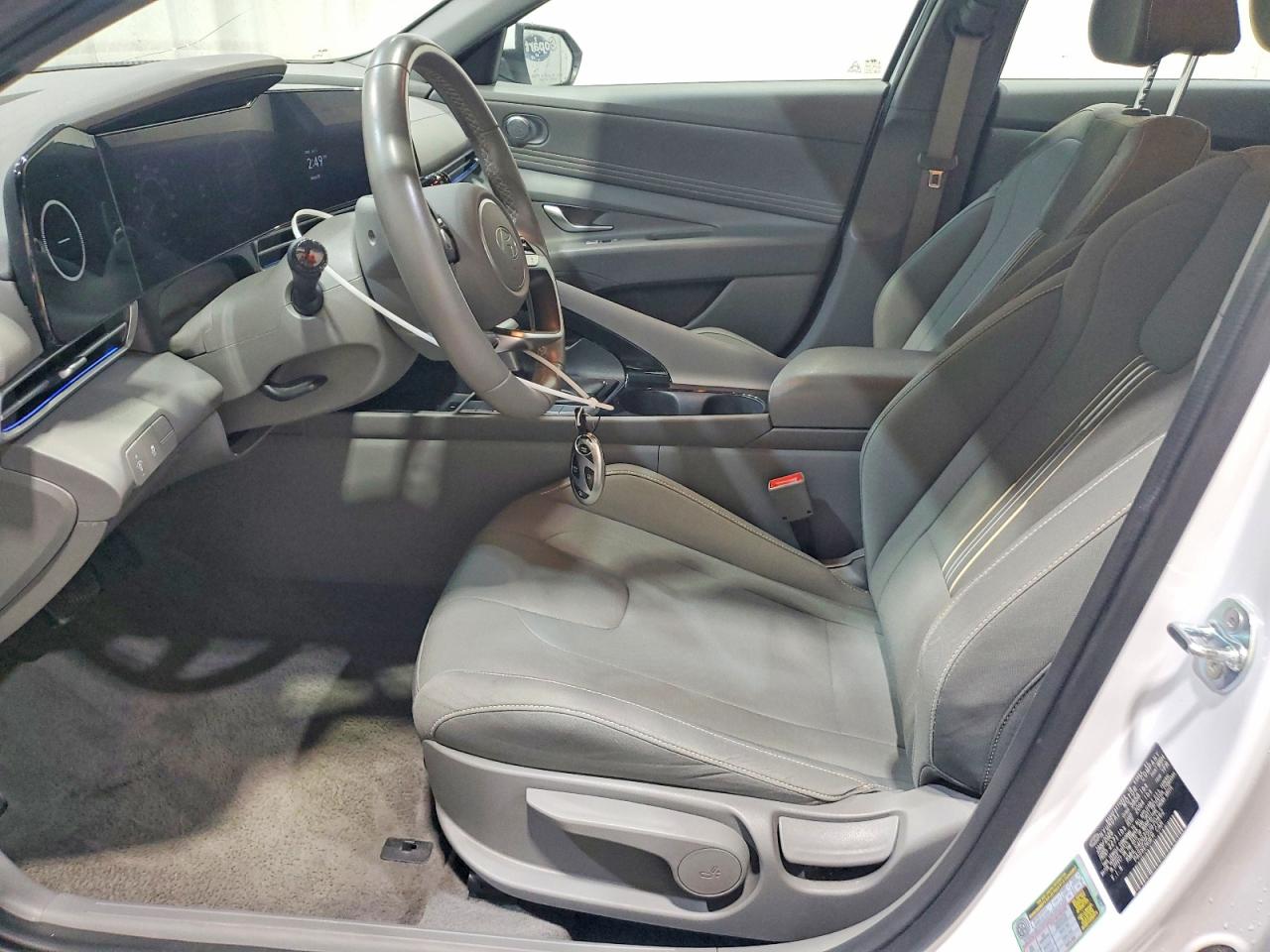 Hyundai ELANTRA Sel
