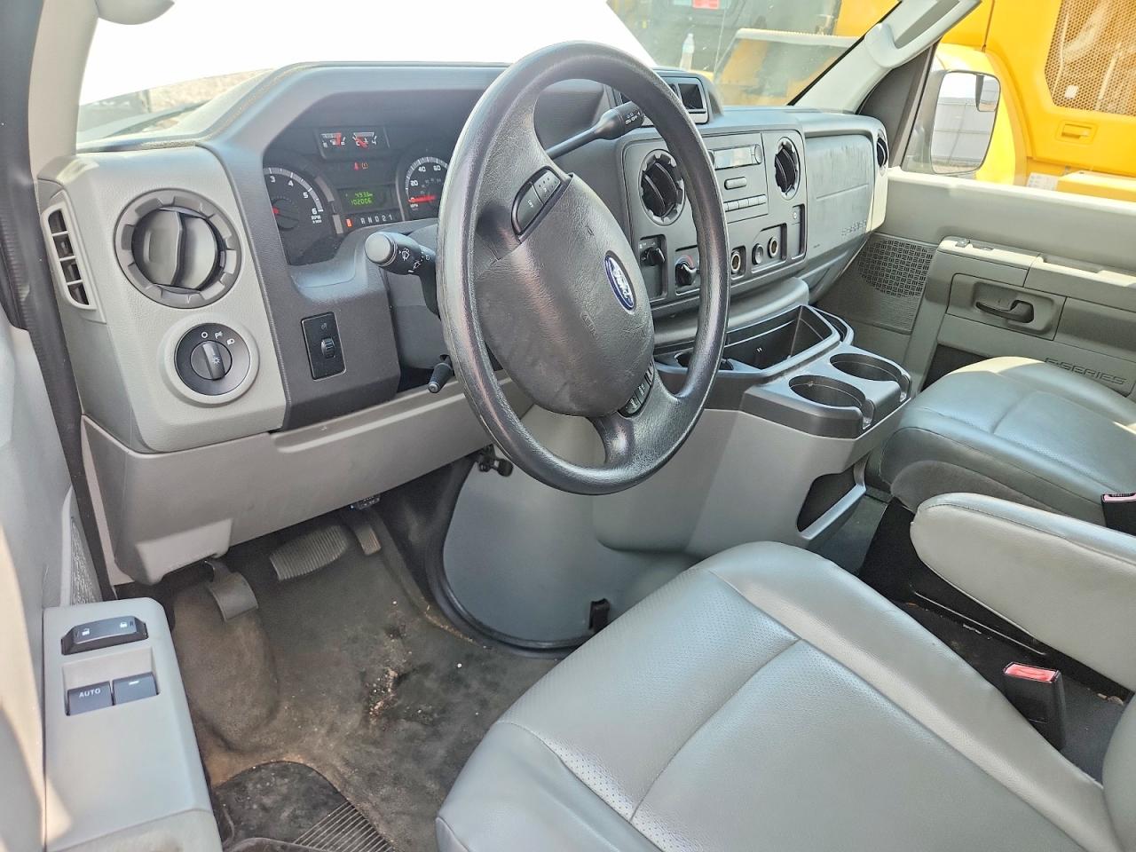 Ford Econoline E150 Van