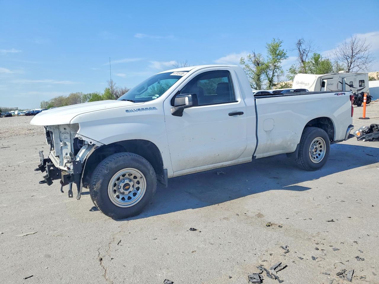 Salvage Chevrolet Silverado Image