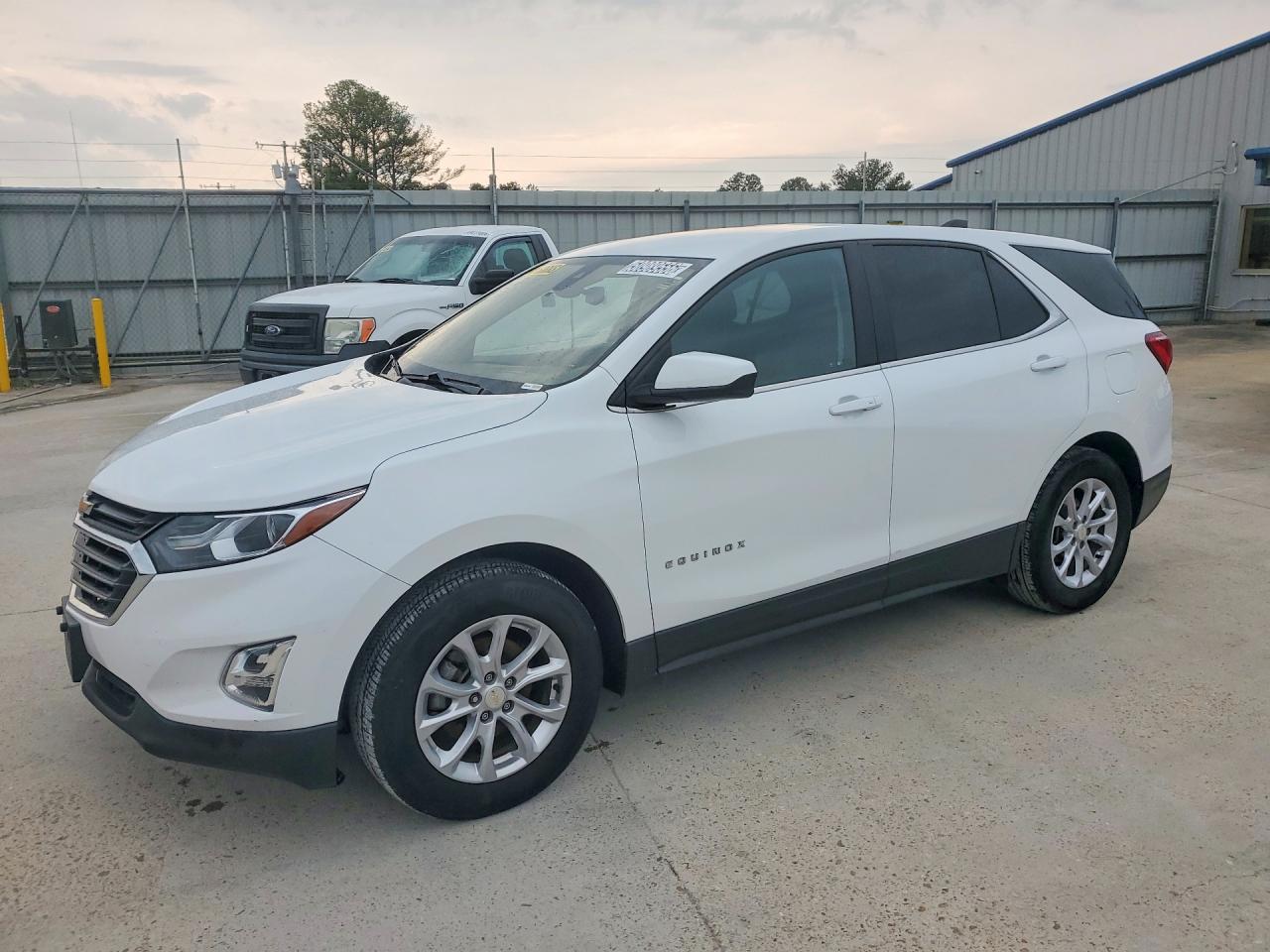 Salvage Chevrolet Equinox Image