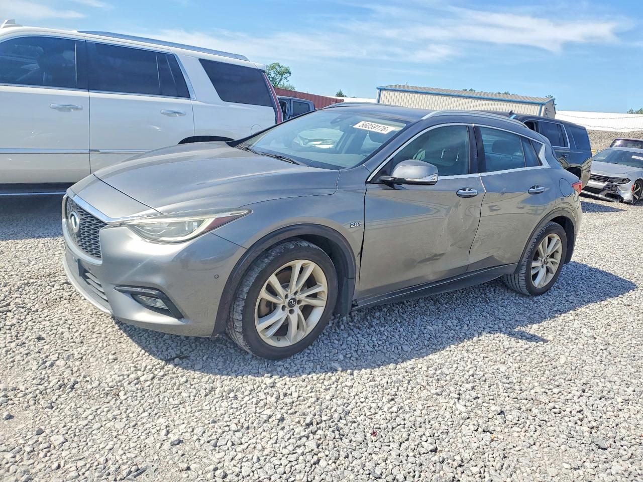 Salvage INFINITI Qx Image