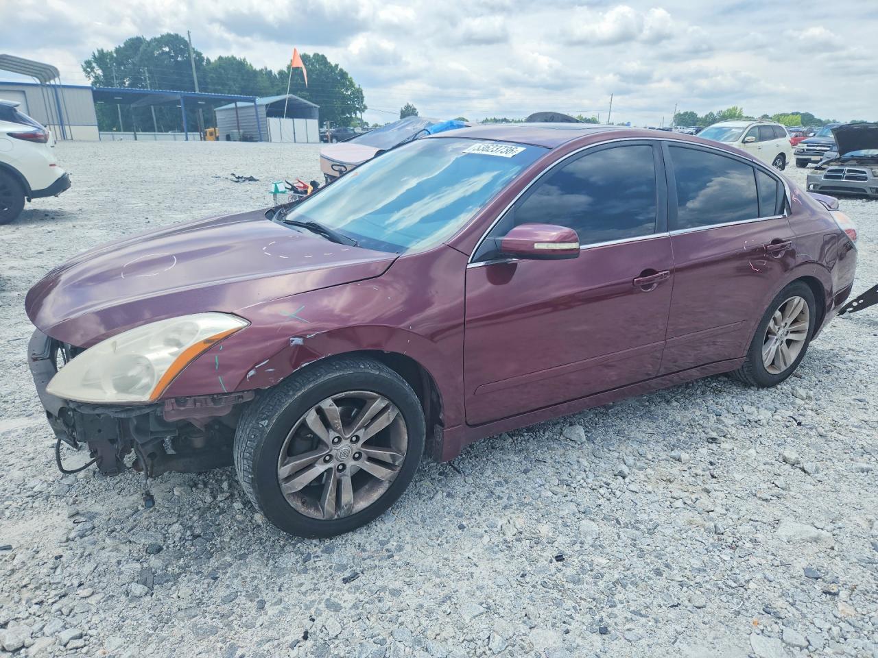 Salvage Nissan Altima Image