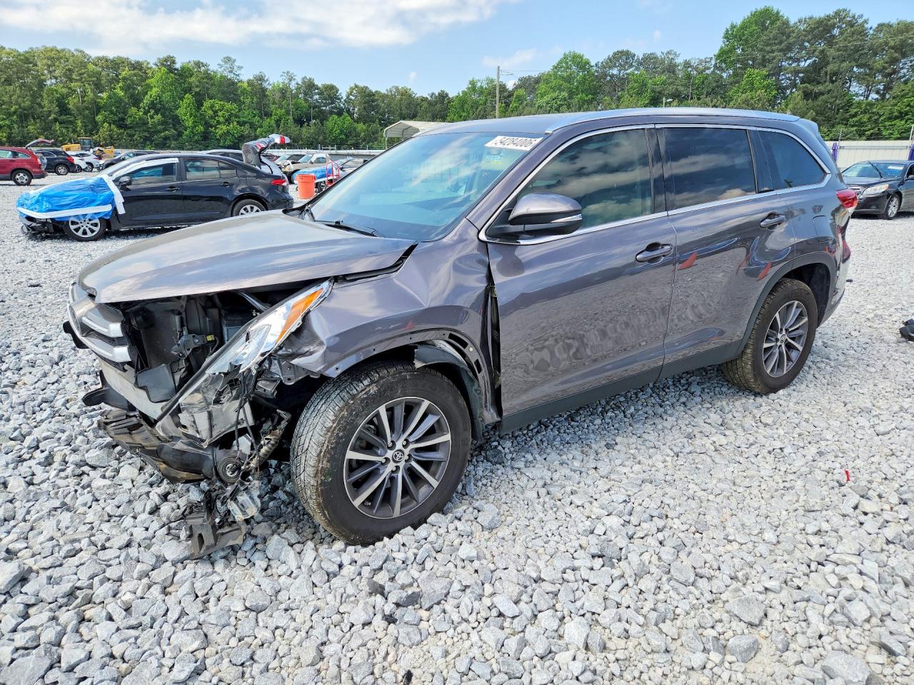 Salvage Toyota Highlander Image