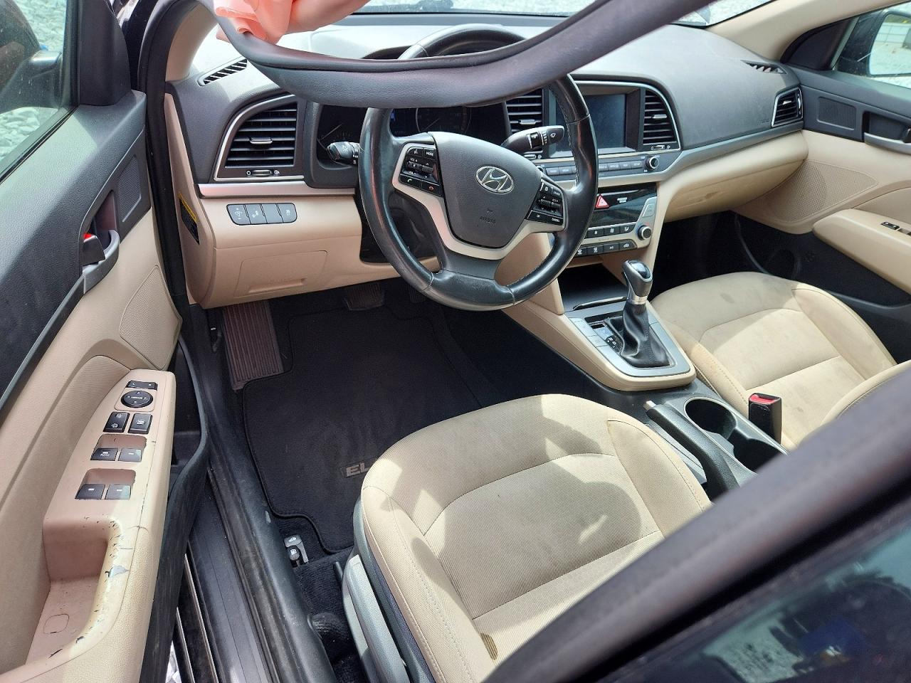 Hyundai ELANTRA Value Edition