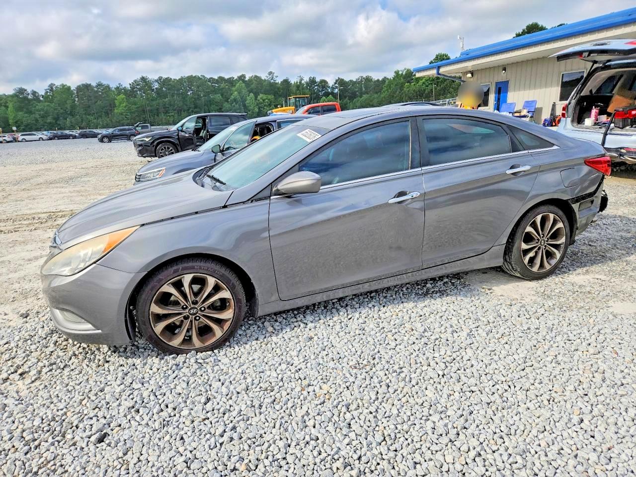 Salvage Hyundai SONATA Image