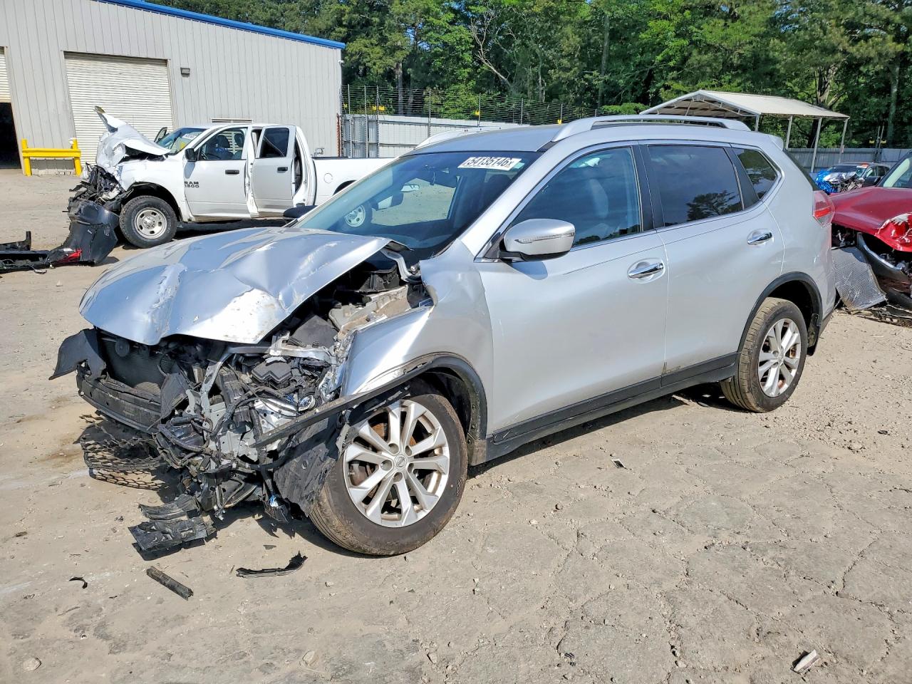 Salvage Nissan Rogue Image