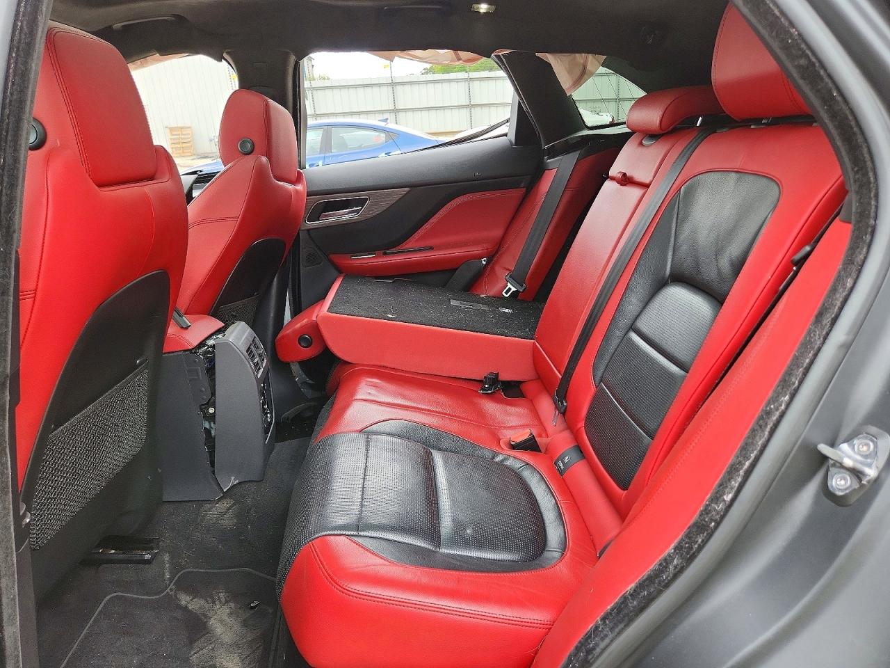 Jaguar F-PACE S