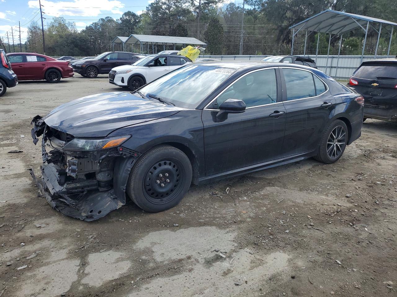 Salvage Toyota Camry Image