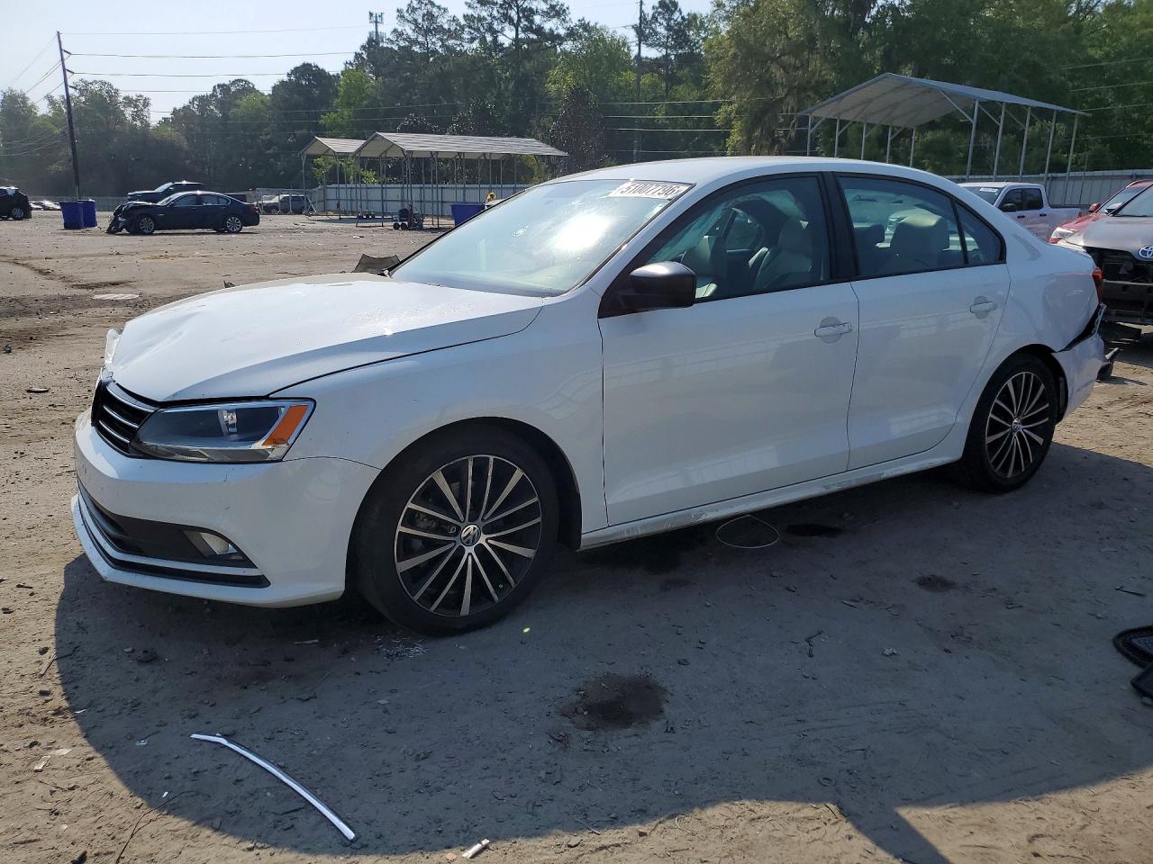 Salvage Volkswagen Jetta Image