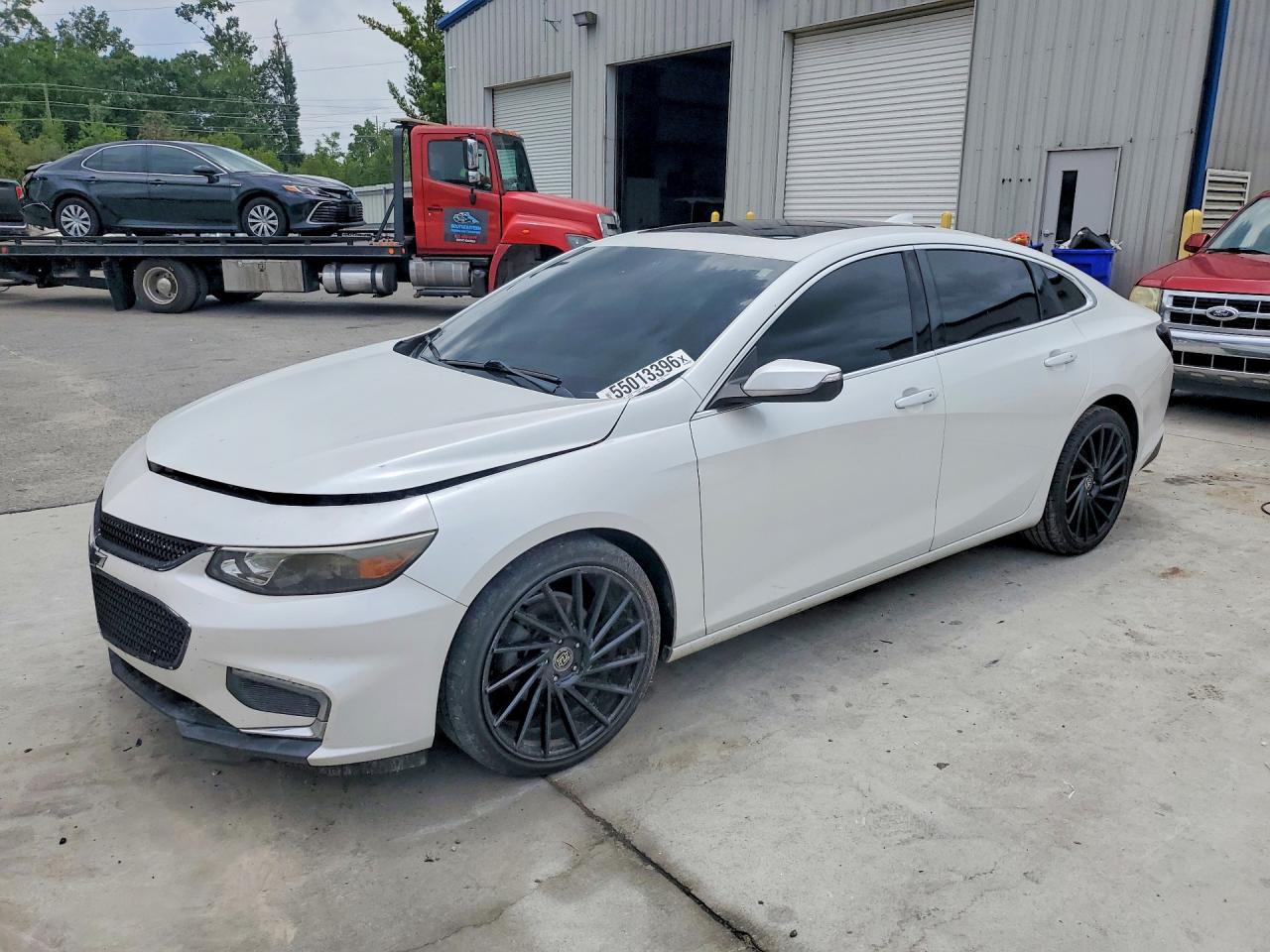 Salvage Chevrolet Malibu Image