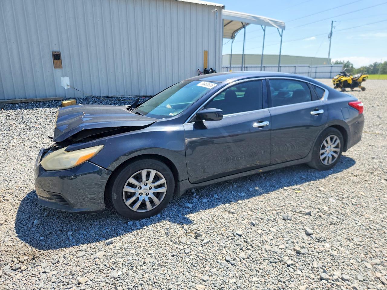Salvage Nissan Altima Image