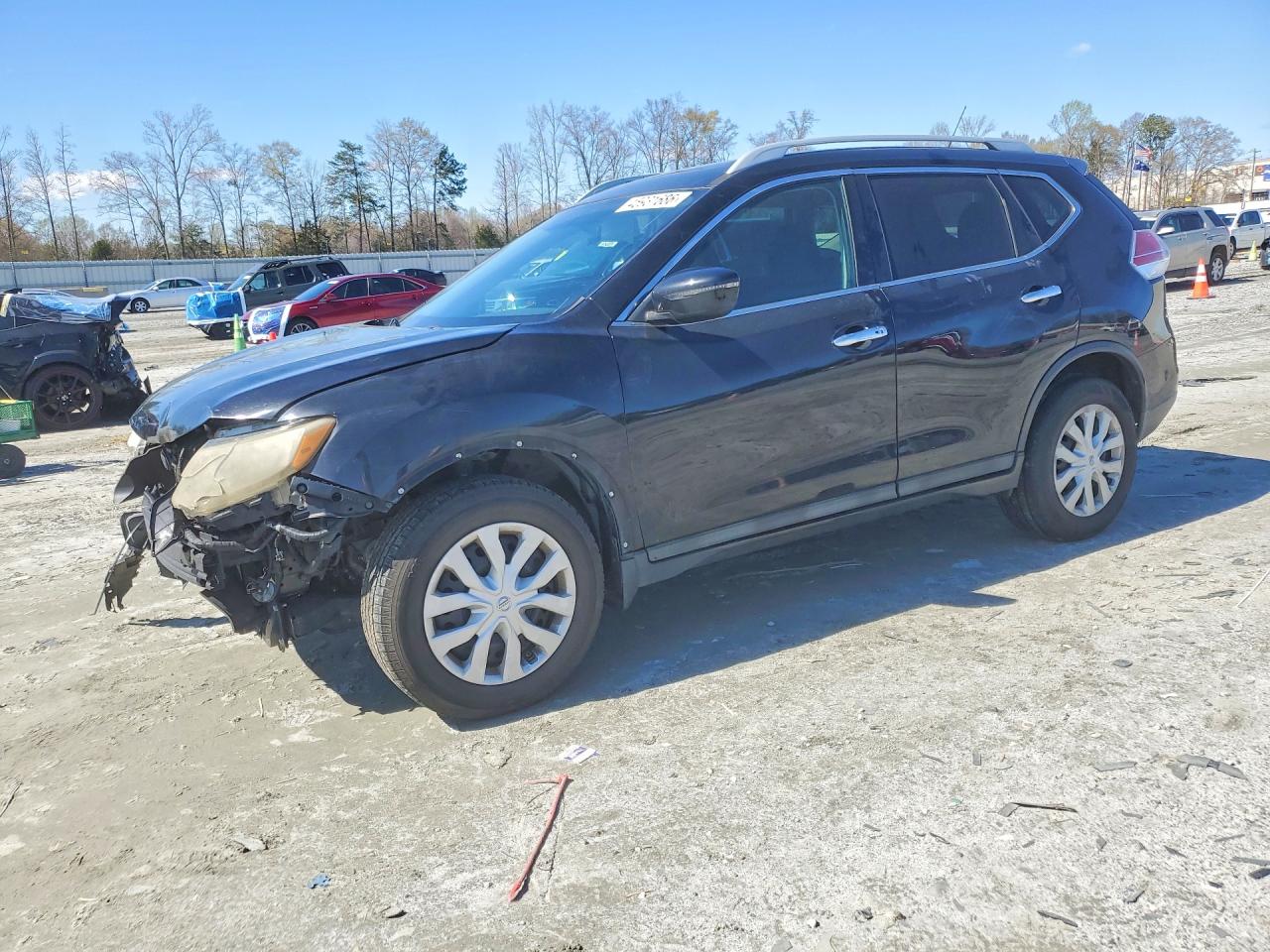 Salvage Nissan Rogue Image