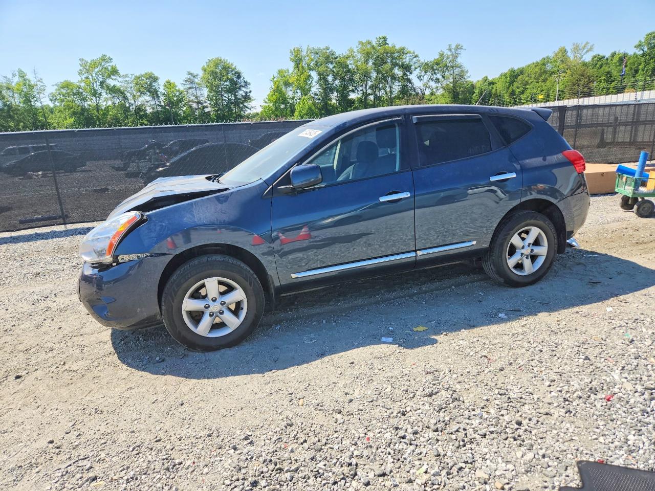 Salvage Nissan Rogue Image