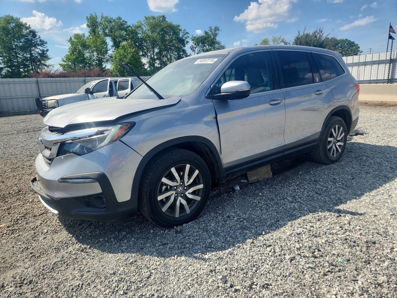 Salvage Honda Pilot Image