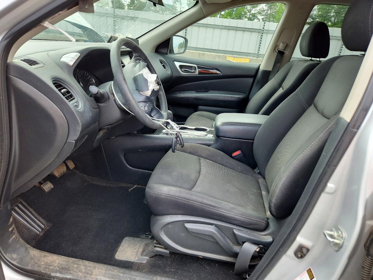 Nissan Pathfinder S