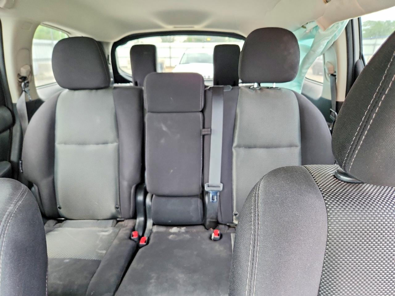 Nissan Pathfinder S