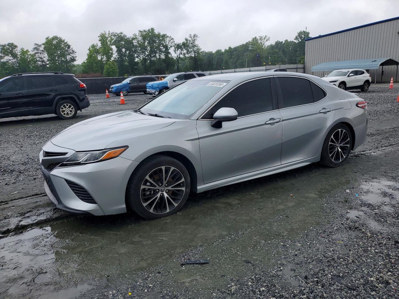 Salvage Toyota Camry Image
