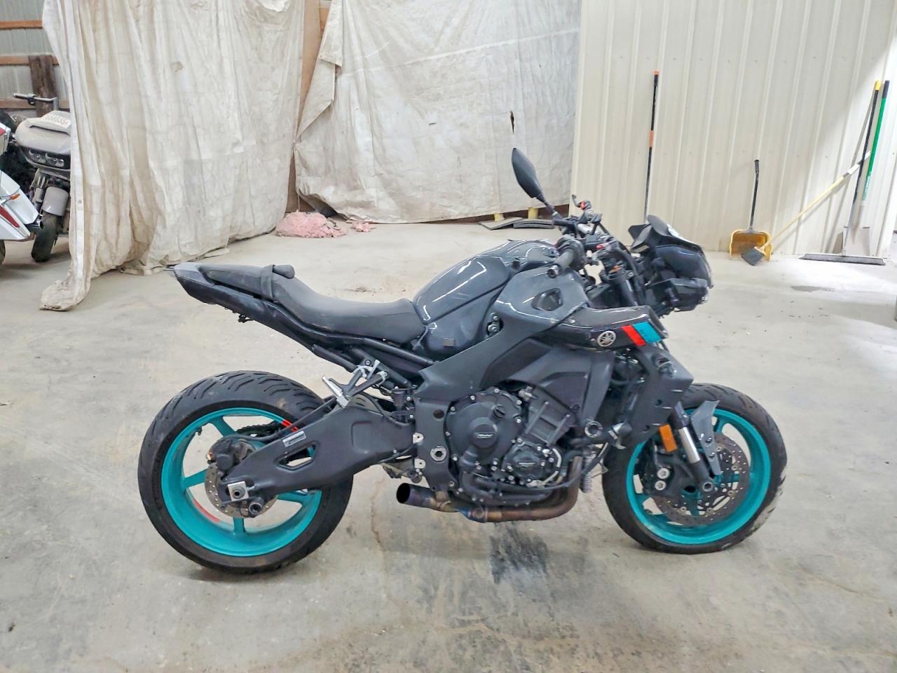 Salvage Yamaha Mtn1000 Image