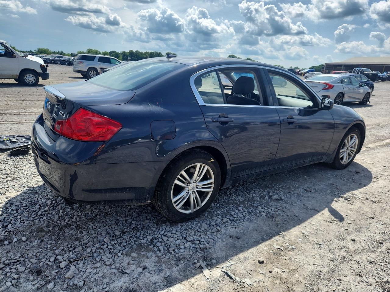 INFINITI G25 X