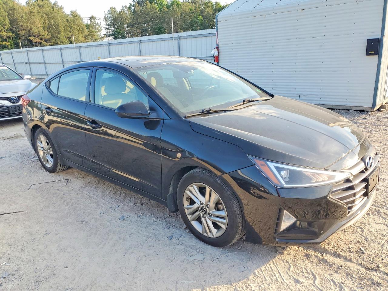 Hyundai ELANTRA Value Edition
