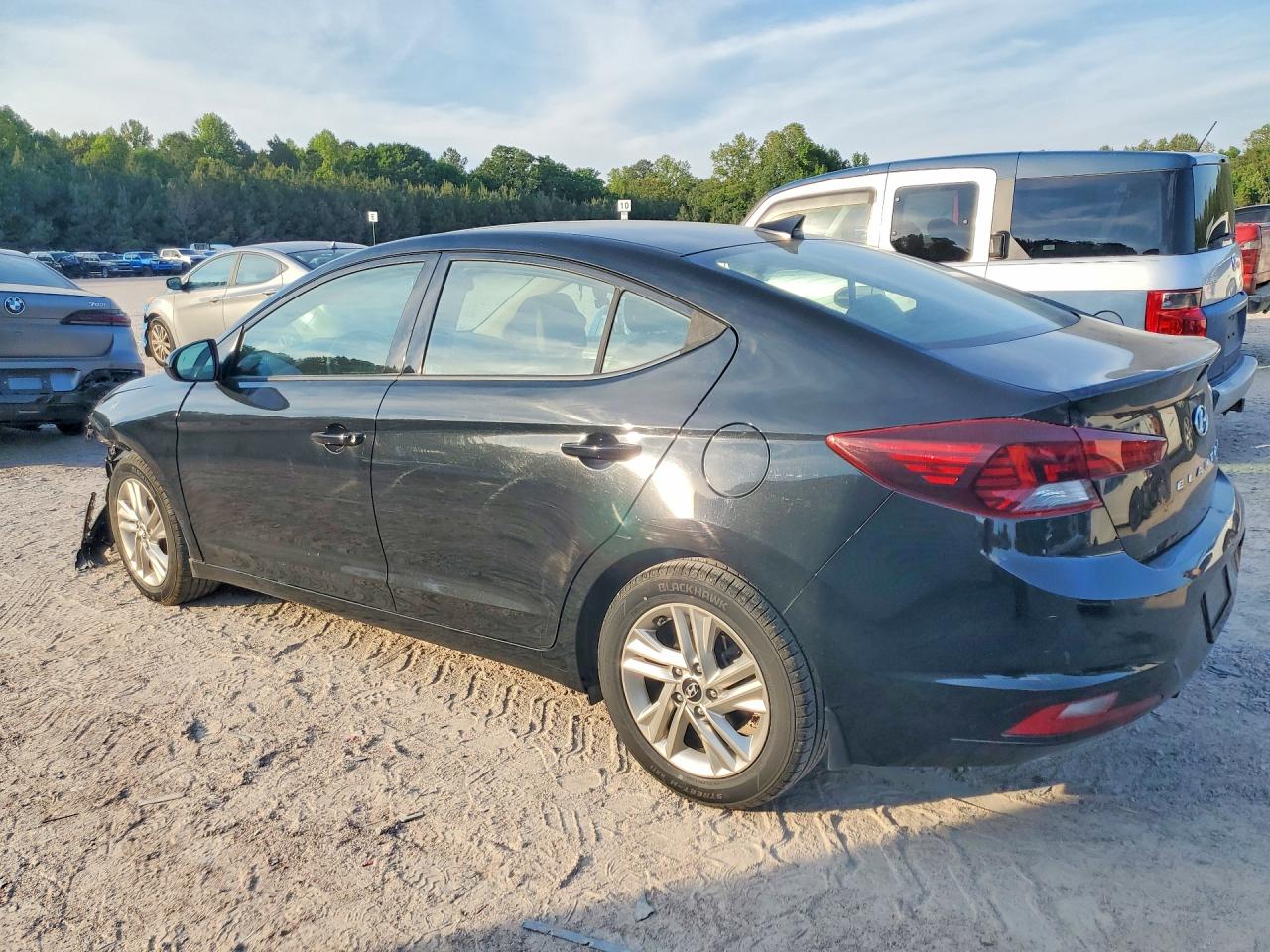 Hyundai ELANTRA Value Edition
