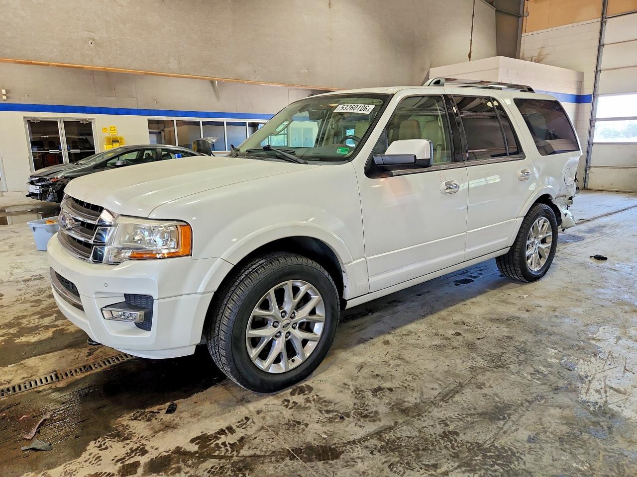 Salvage Ford Expedition Image